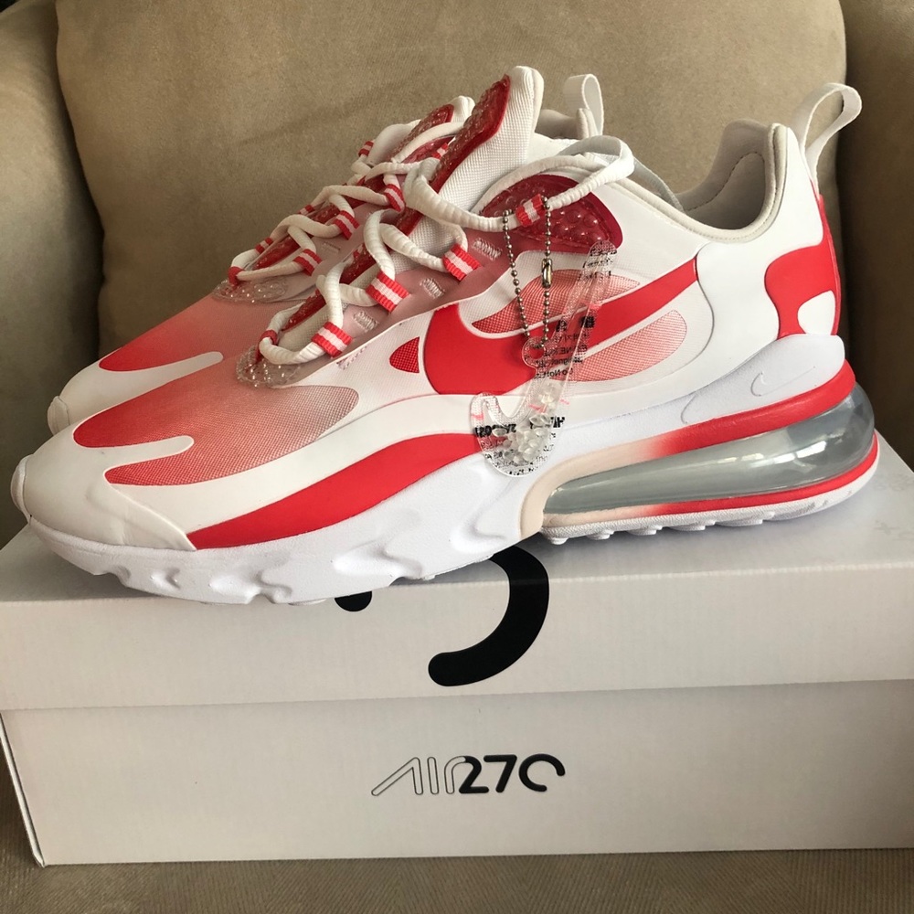 Nike Women’s Air Max 270 React SE